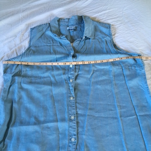 Croft & Barrow Chambray Sleeveless Button Down Top - Picture 5 of 8